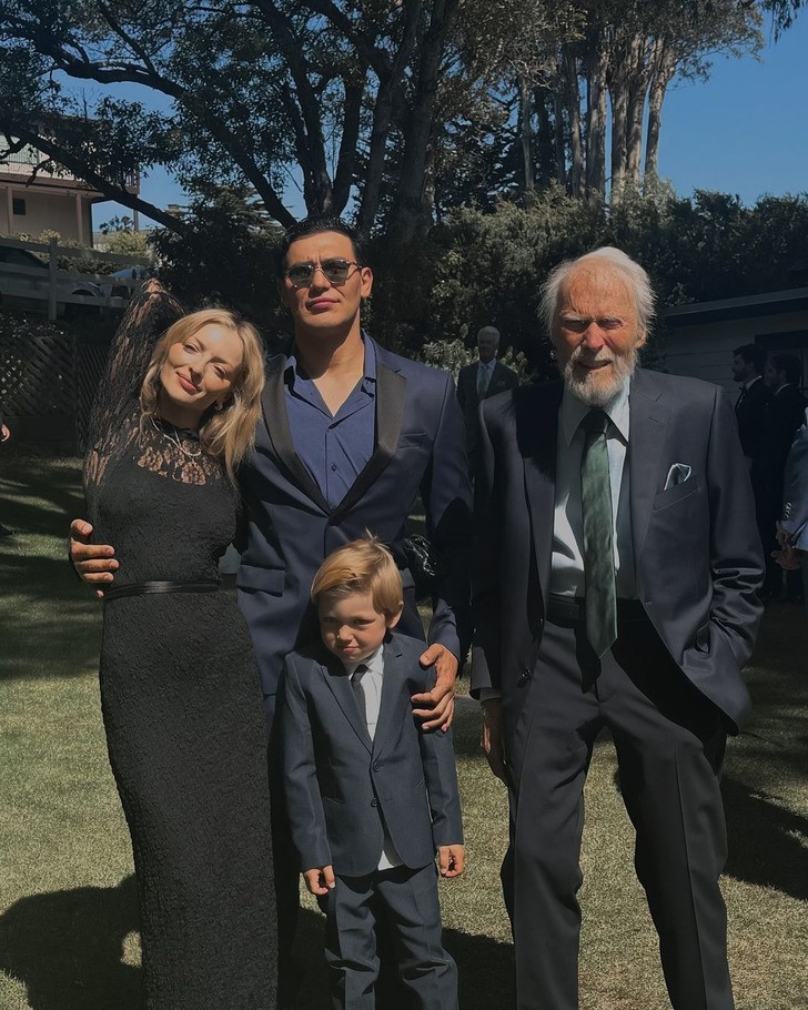 94-letni Clint Eastwood pojawił się na ślubie córki – był widziany po raz pierwszy od dawna!