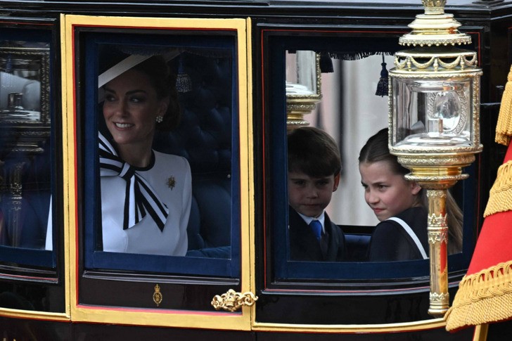 Jedna królewska zasada, którą księżna Kate musiała złamać, aby chronić swoją rodzinę!