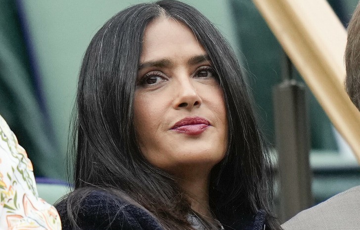 Salma Hayek została uznana za „elegancką”, gdy z dumą pokazała swoje siwe włosy na niedawnym wydarzeniu!