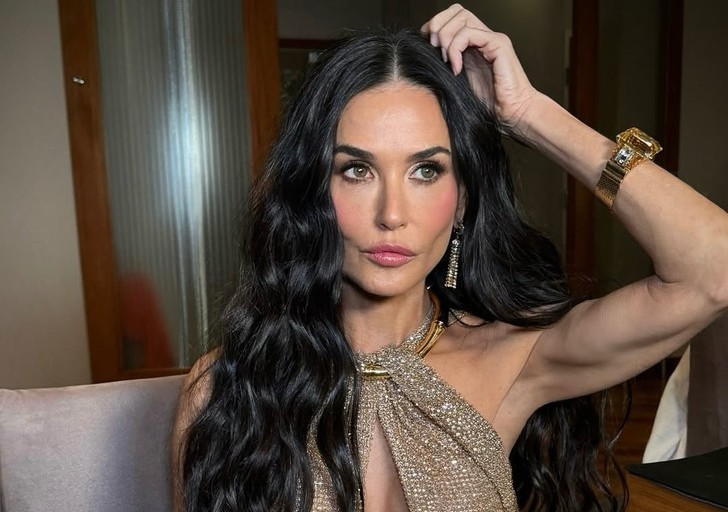 Nowa fryzura Demi Moore wywołuje debatę: „Mam nadzieję, iż to peruka”!