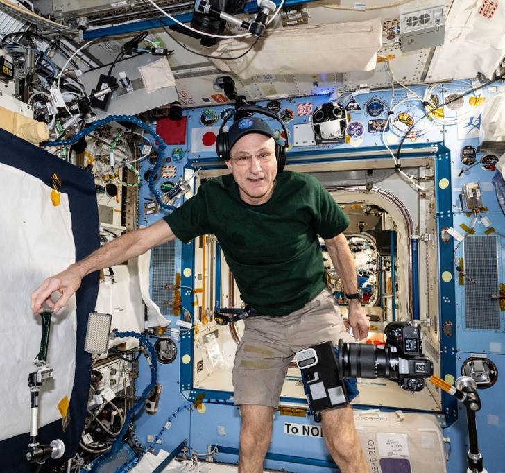 Najstarszy astronauta NASA powrócił na Ziemię po 7 miesiącach w kosmosie!