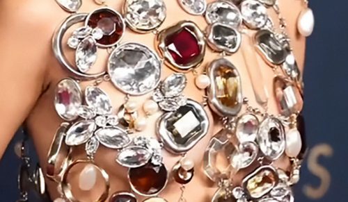 Ryzykowny, wysadzany diamentami look Jenny Ortega na Emmy 2025 zachwyca i szokuje