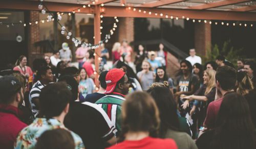 14 osób opowiada, jak wyrwały się z piramid finansowych i MLM-ów