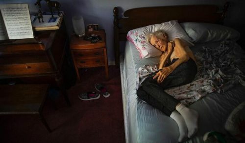 Fotograf dokumentuje ludzi i ich sypialnie, ukazując różne sposoby życia (22 nowe zdjęcia)