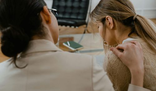 14 zaskakujących i zabawnych sytuacji usłyszanych, gdy ktoś zapomniał się rozłączyć