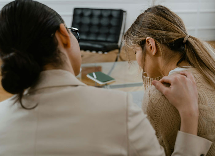 14 zaskakujących i zabawnych sytuacji usłyszanych, gdy ktoś zapomniał się rozłączyć