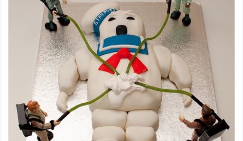 22 Przeklęte Torty z „Cakes With Threatening Auras”