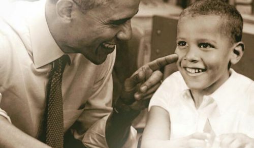 30 znanych osób obok swoich dziecięcych zdjęć — jak zmienił je upływ czasu