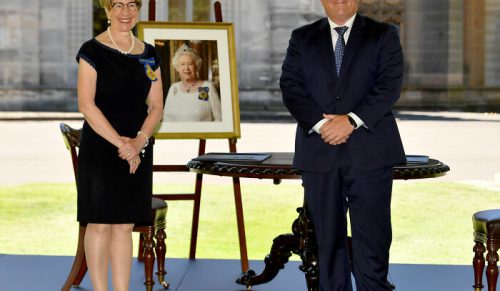 Polityk podał się do dymisji kilka godzin po ujawnieniu przez córkę, że tworzy treści dla dorosłych