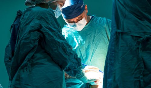 43 razy, kiedy personel medyczny nie mógł powstrzymać śmiechu z powodu pacjenta