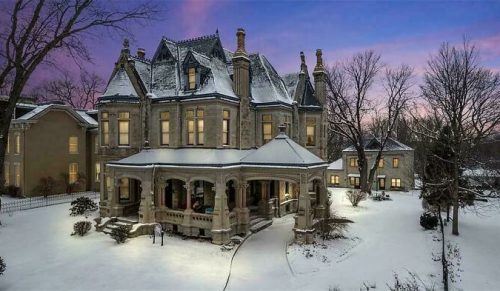 „Wszystko stare i mieszkalne”: grupa celebruje stare domy