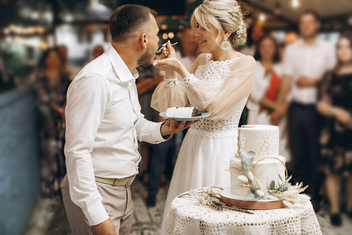 „Jak bolesne rozwody”: 50 osób opowiadają, co było ostatnią kroplą w końcu przyjaźni