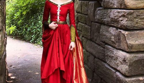 30 zachwycających rekonstrukcji historycznych sukienek autorstwa „ekstremalnie staromodnej modowej blogerki”