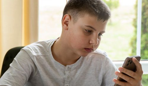 46 dziwacznych zasad, których trzeba było przestrzegać u kogoś w domu