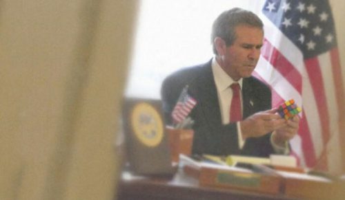 Ten fotograf stworzył 43 śmiałe i zabawne ujęcia gwiazd z użyciem sobowtórów