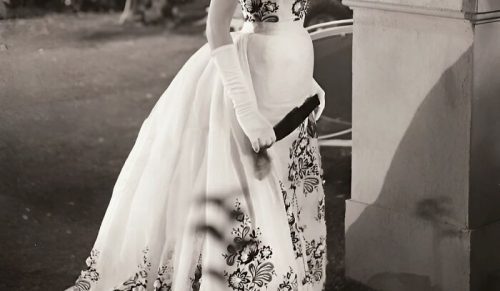 100 historycznych strojów, które zaskoczyłyby ludzi dzisiaj