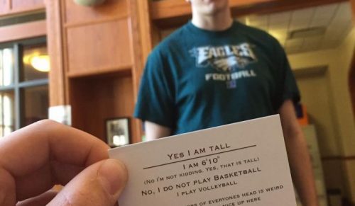 Wysocy Dzielą Się Swoimi Codziennymi Kłopotami w 47 Śmiesznych Zdjęciach