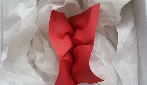 Artystka zamienia jeden arkusz papieru w hipnotyzujące geometryczne rzeźby (40 zdjęć)