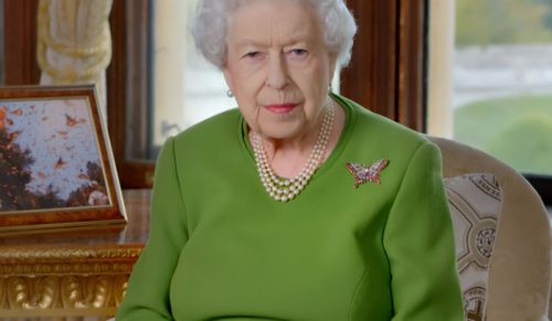 Królowa Elżbieta postawiła Harry’emu twarde ultimatum zanim porzucił rodzinę królewską