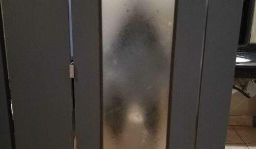65 wątpliwie zaprojektowanych łazienek