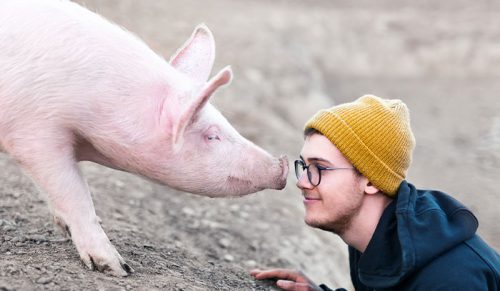 40 subtelnych zachowań, które natychmiast psują pierwsze wrażenie