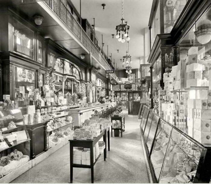 Drug Store In Penn Station 1910