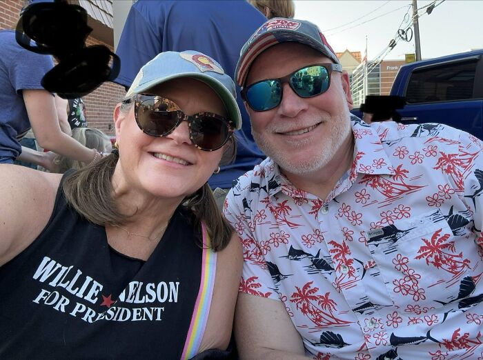 62 People Who Know They Look MAGA And Find The Whole Thing Pretty Funny