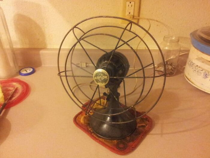 I Love These Old Fans. This One Pushes More Air Than My Box Fan, And It's Quieter! Haven't Been Able To Pinpoint A Date