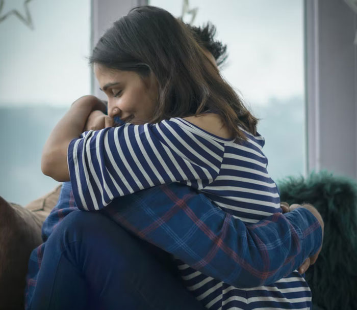 28 People Share Their Heartbreaking Love Bombing Experiences So That You Know What Red Flags To Look Out For