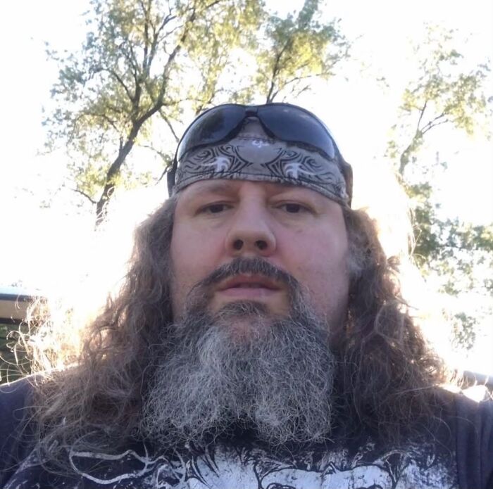 62 People Who Know They Look MAGA And Find The Whole Thing Pretty Funny