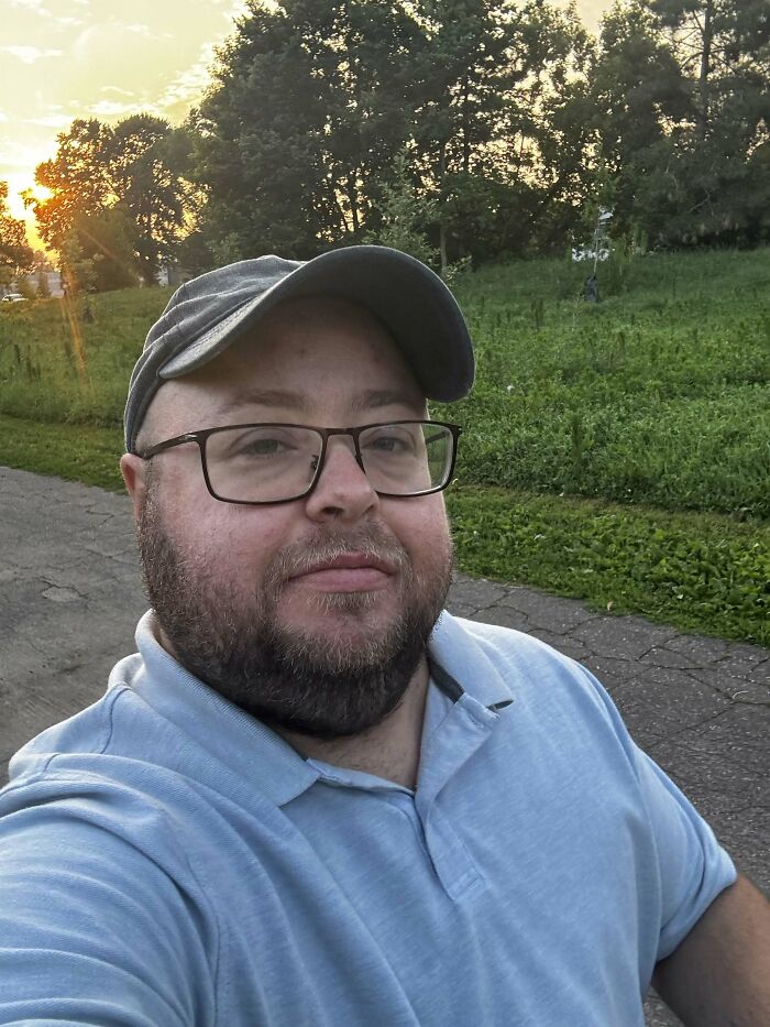 62 People Who Know They Look MAGA And Find The Whole Thing Pretty Funny