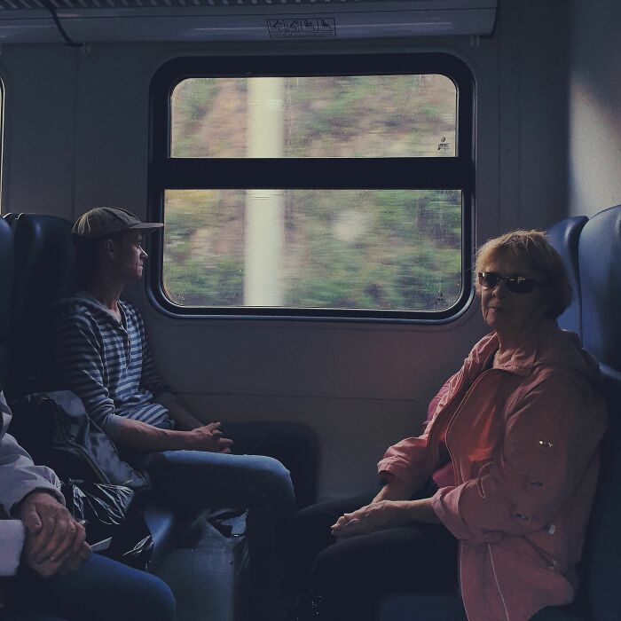 31 Ordinary Days That Took A Sharp Turn Thanks To One Nearby Conversation