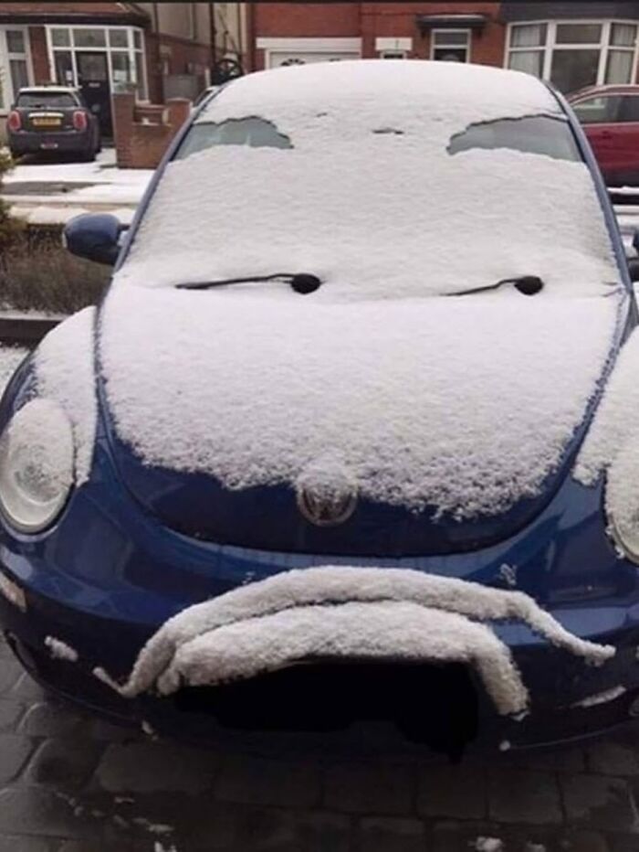 33 Hilarious Examples Of Perfect Timing Creating Unexpected And Chaotic Photos, As Shared By This Page