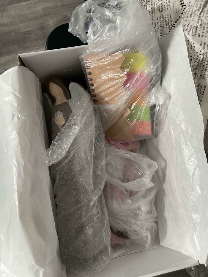 I Hate The “Gifts”. I Don’t Want Your Trash