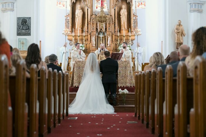 Unforgettable Wedding Moments That People Still Can’t Believe Actually Happened