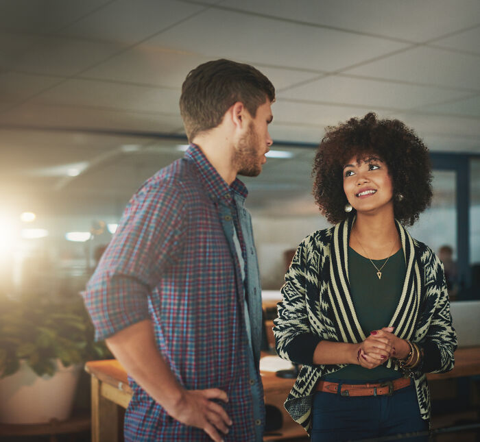 31 Ordinary Days That Took A Sharp Turn Thanks To One Nearby Conversation