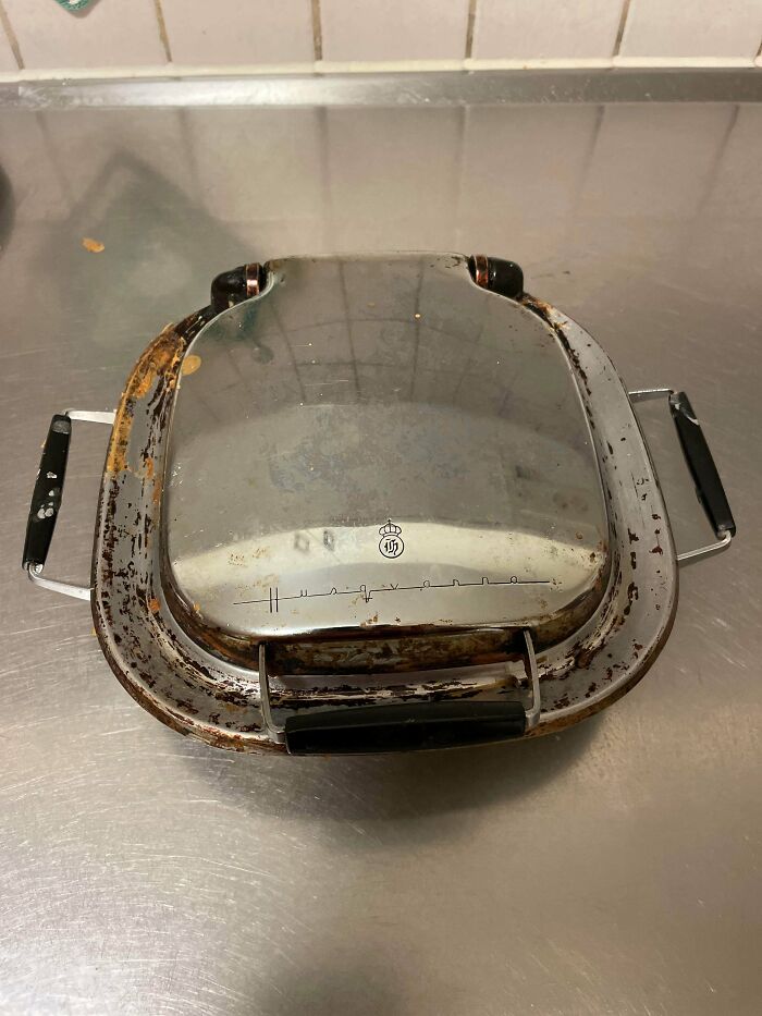 Waffle Iron My Mother Bought When She Was 19. She’s 75 Now And Still Serves Delicious Waffles