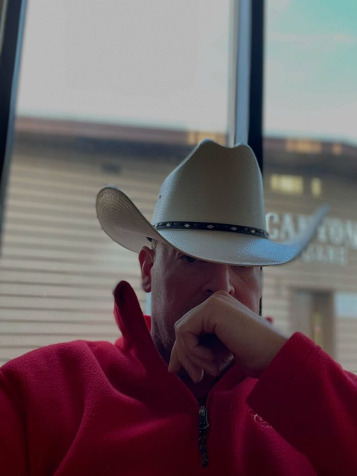62 People Who Know They Look MAGA And Find The Whole Thing Pretty Funny