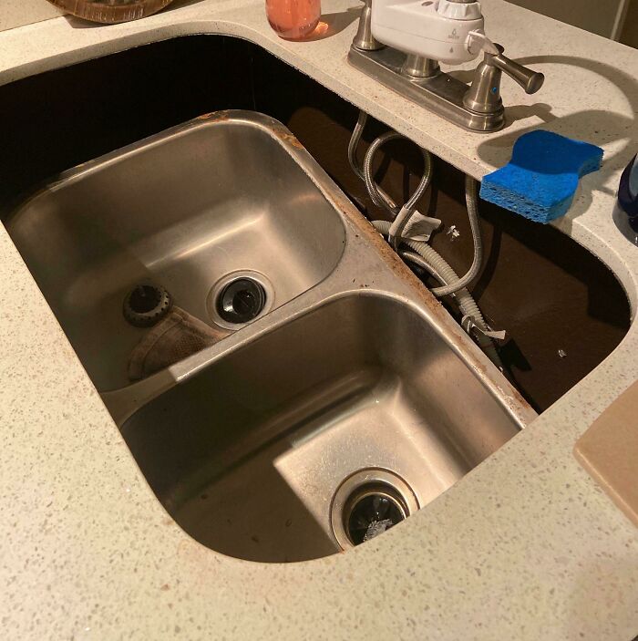 Found Out My Sink Has Been Glued To The Counter This Entire Time. I Hate It Here