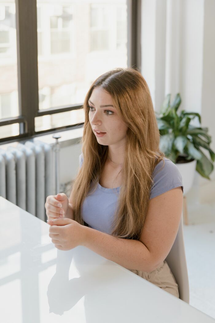 31 Ordinary Days That Took A Sharp Turn Thanks To One Nearby Conversation