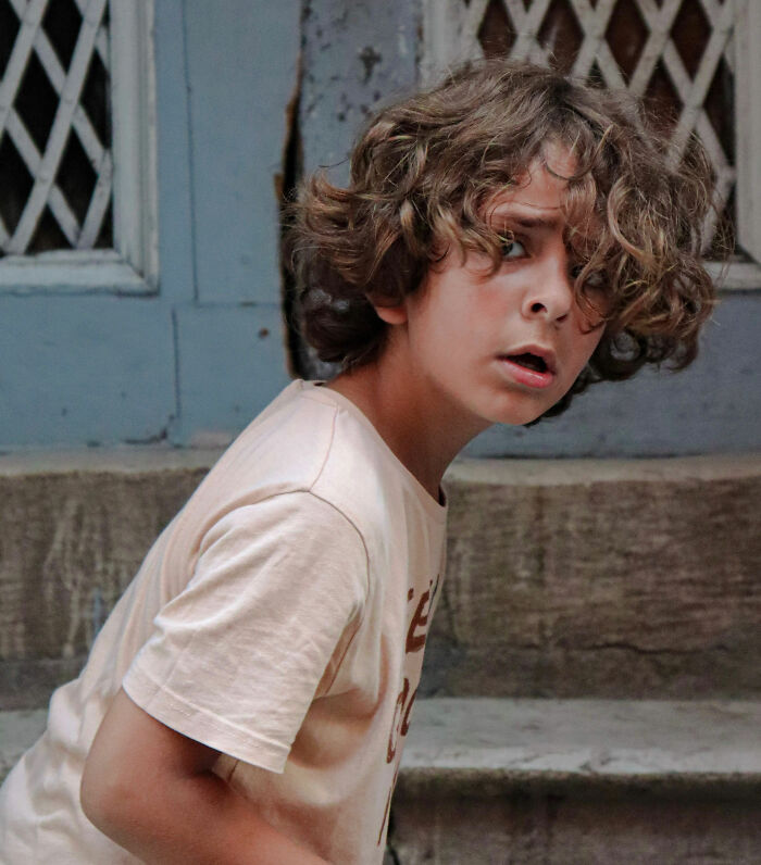 31 Ordinary Days That Took A Sharp Turn Thanks To One Nearby Conversation