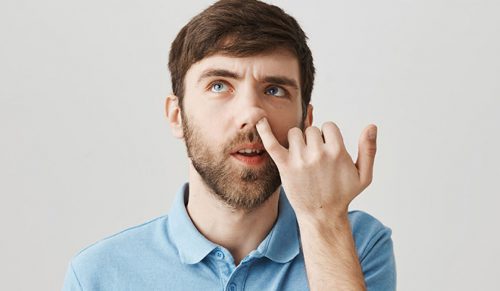 Czy dłubanie w nosie jest naprawdę szkodliwe? Anatomia człowieka pokazuje zaskakująco zniuansowaną odpowiedź